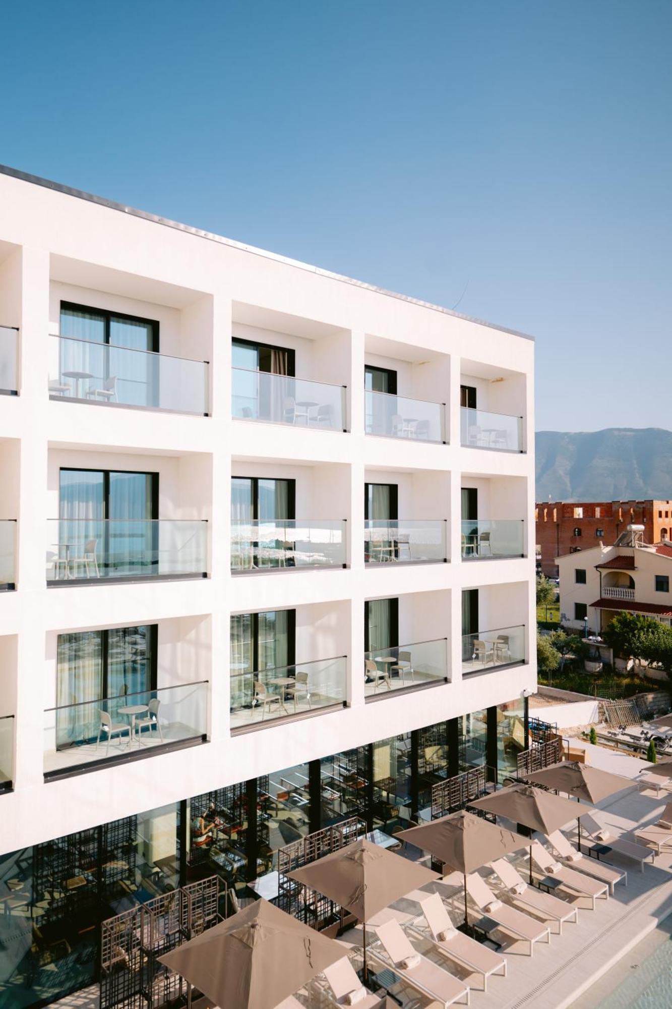 Safin & Hotel 4*