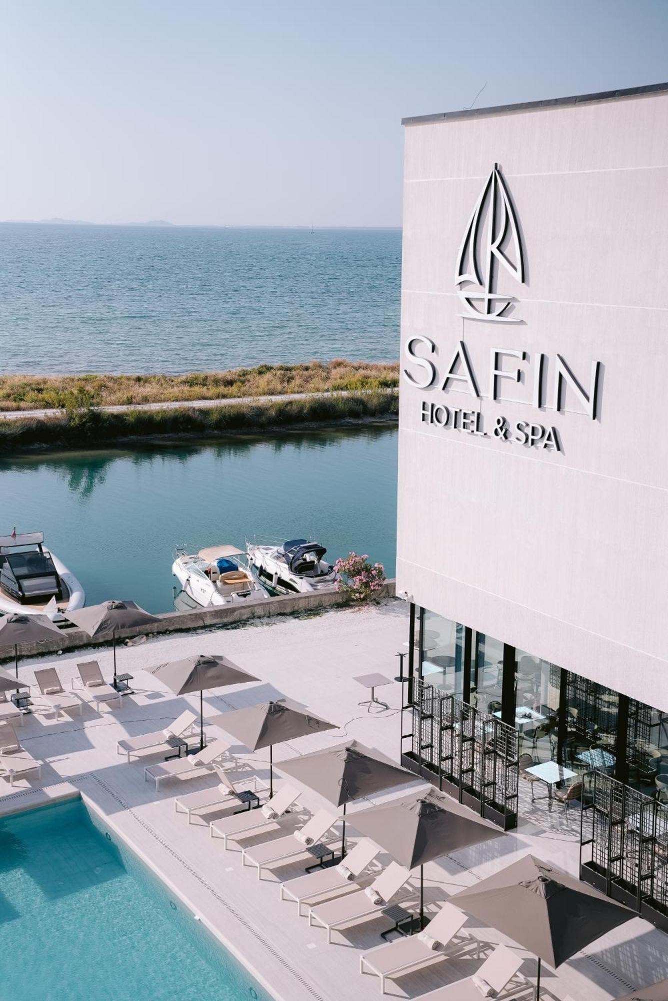 Hotel Safin & 4*