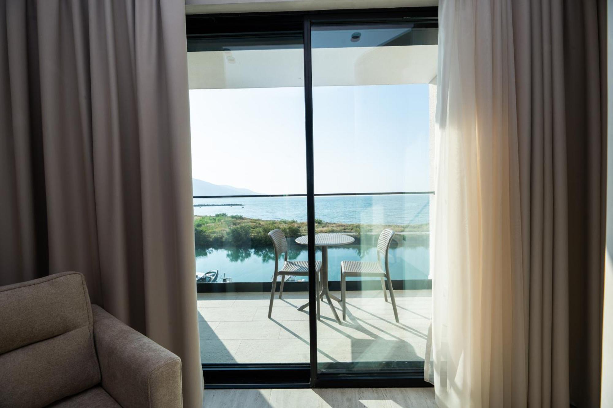 Safin & Hotel 4*